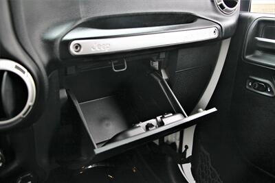 2018 Jeep Wrangler JK Unlimited Sahara ***ONE-OWNER*** - Photo 28 - Dublin, CA 94568