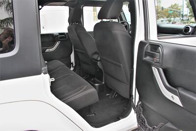 2018 Jeep Wrangler JK Unlimited Sahara ***ONE-OWNER*** - Photo 33 - Dublin, CA 94568