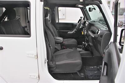 2018 Jeep Wrangler JK Unlimited Sahara ***ONE-OWNER*** - Photo 30 - Dublin, CA 94568