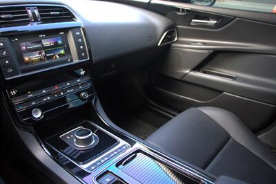 2018 Jaguar XE 20d Premium ***DIESEL*** - Photo 27 - Dublin, CA 94568