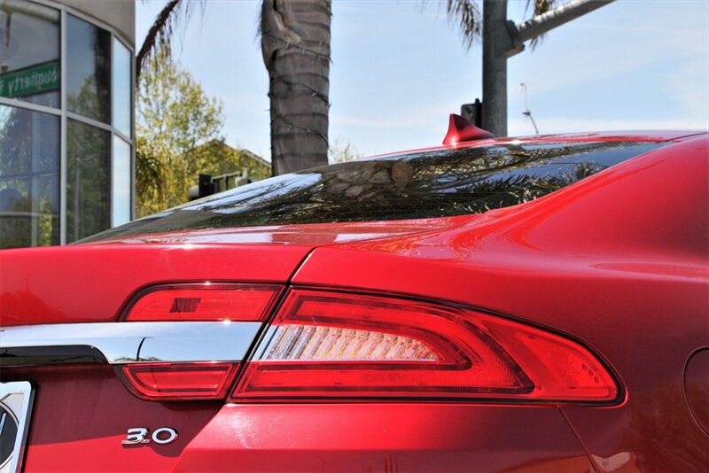 2015 Jaguar XF 3.0 Portfolio photo
