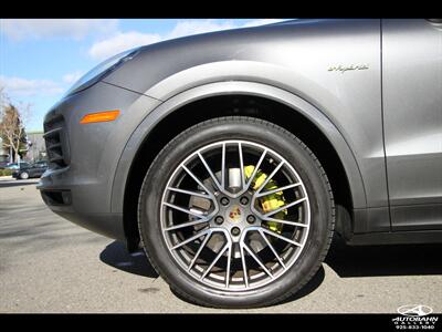2020 Porsche Cayenne E-Hybrid ***PREMIUM PLUS PACK*** - Photo 10 - Dublin, CA 94568