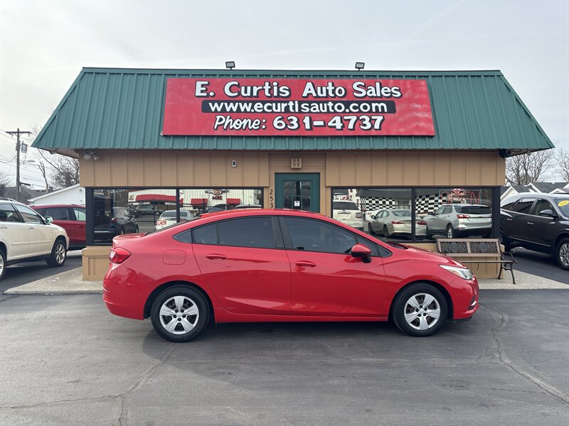 2018 Chevrolet Cruze LS Auto   - Photo 1 - Indianapolis, IN 46222
