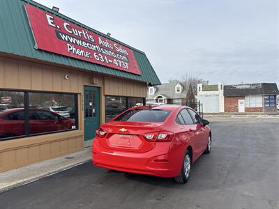 2018 Chevrolet Cruze LS Auto   - Photo 6 - Indianapolis, IN 46222