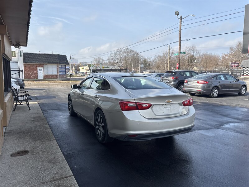 2016 Chevrolet Malibu LT - Photo 5 - Indianapolis, IN 46222