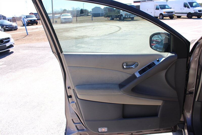 2013 Nissan Murano S - Photo 8 - Lugoff, SC 29078