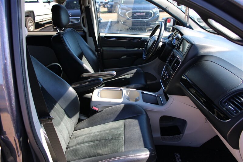 2014 Dodge Grand Caravan SXT 30th Anniversary - Photo 13 - Lugoff, SC 29078