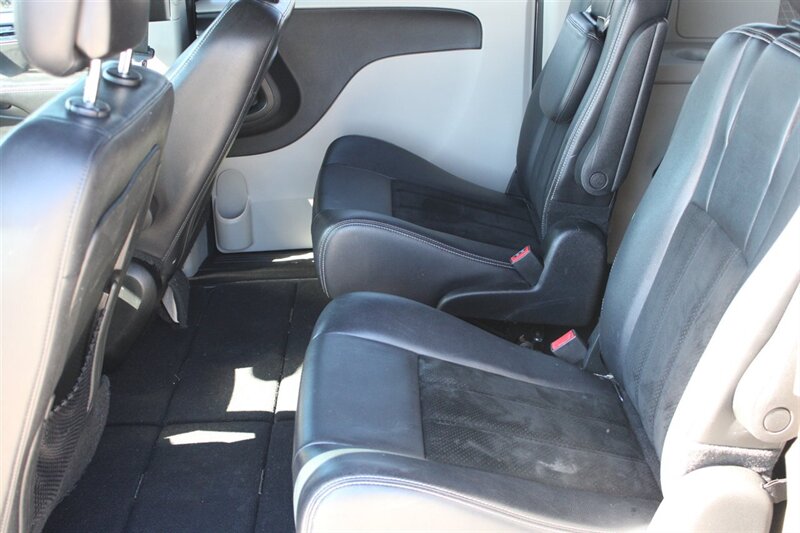 2014 Dodge Grand Caravan SXT 30th Anniversary - Photo 10 - Lugoff, SC 29078