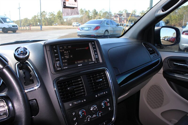 2014 Dodge Grand Caravan SXT 30th Anniversary - Photo 19 - Lugoff, SC 29078