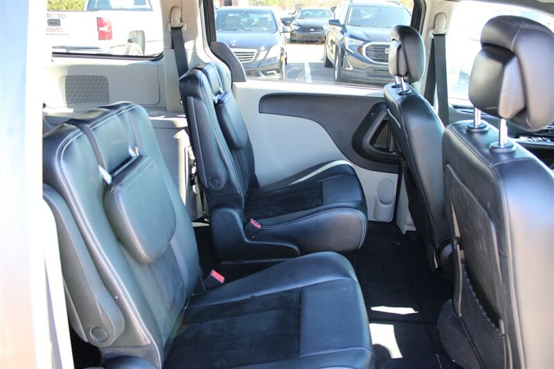 2014 Dodge Grand Caravan SXT 30th Anniversary - Photo 14 - Lugoff, SC 29078