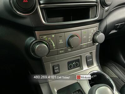 2013 Toyota Highlander Plus   - Photo 17 - Tempe, AZ 85281