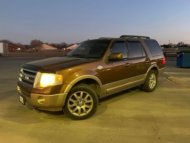 The 2011 Ford Expedition XLT photos