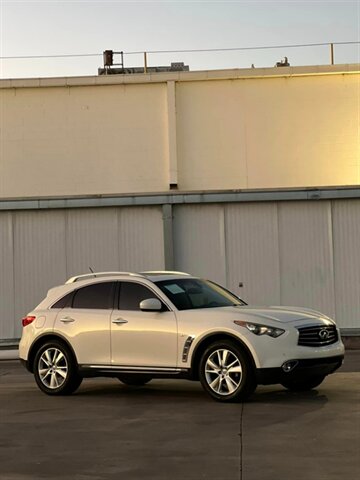 2014 INFINITI QX70  