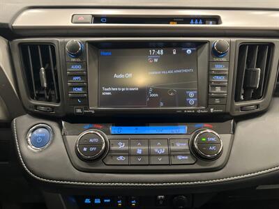 2018 Toyota RAV4 Hybrid Limited   - Photo 15 - Gladstone, OR 97027