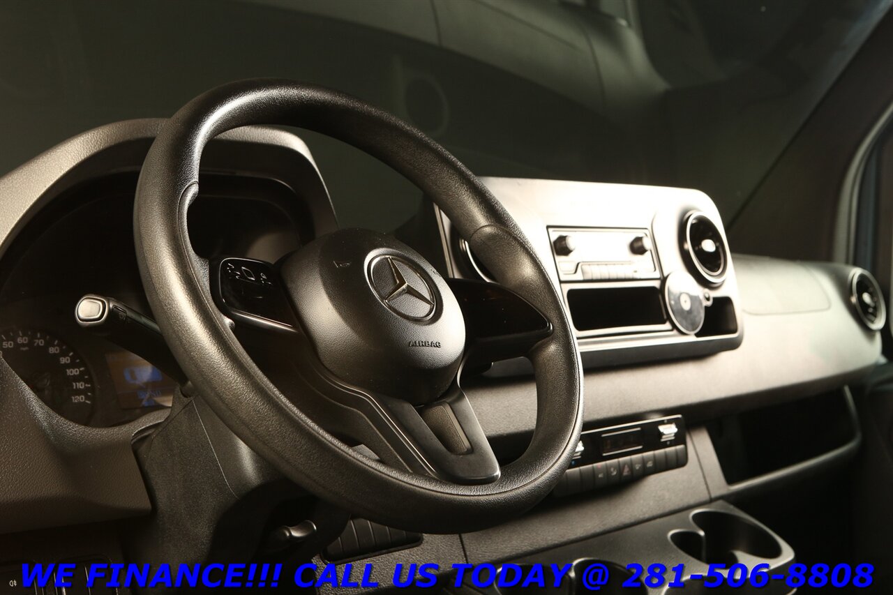 2019 Mercedes-Benz Sprinter 2019 2500 DIESEL CARGO VAN HIGH ROOF COMMERCIAL   - Photo 10 - Houston, TX 77031