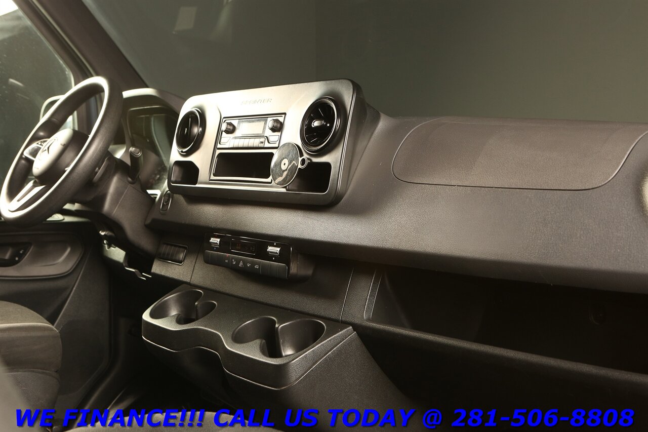2019 Mercedes-Benz Sprinter 2019 2500 DIESEL CARGO VAN HIGH ROOF COMMERCIAL   - Photo 17 - Houston, TX 77031
