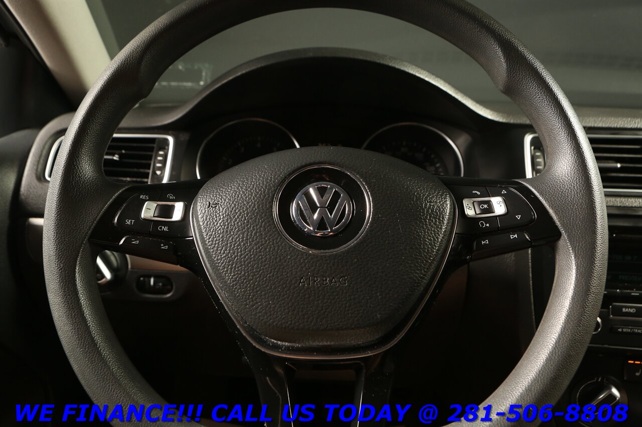 2015 Volkswagen Jetta 2015 SPORT 1.8 HEATSEAT BLUETOOTH AUTO CRUISE   - Photo 13 - Houston, TX 77031