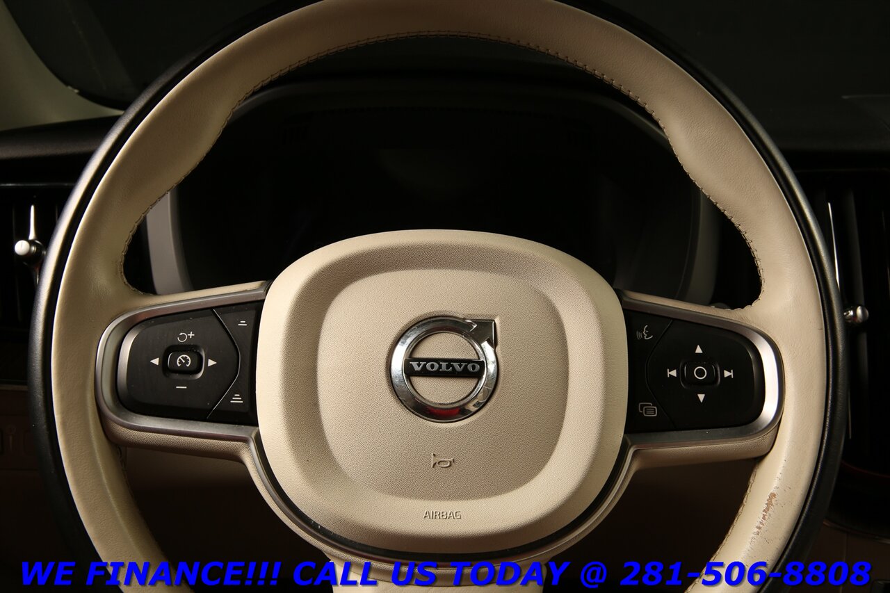 2022 Volvo XC60 2022  T8 Inscription Expression PLUG-IN HYBRID AWD   - Photo 14 - Houston, TX 77031