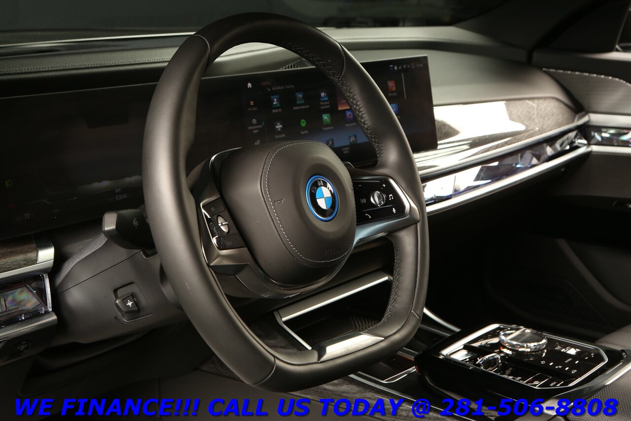 2023 BMW i7 2023 xDrive60 ELECTRIC AWD NAV HUD PANO 3K   - Photo 10 - Houston, TX 77031