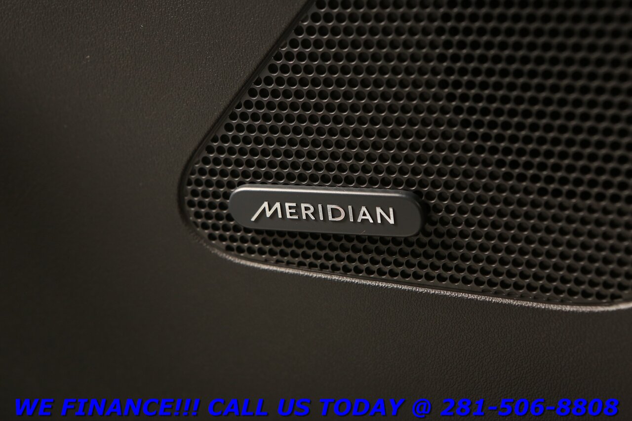 2020 Jaguar F-Pace 2020 25t Premium AWD NAV PANO BLIND MERIDIAN 34K   - Photo 9 - Houston, TX 77031