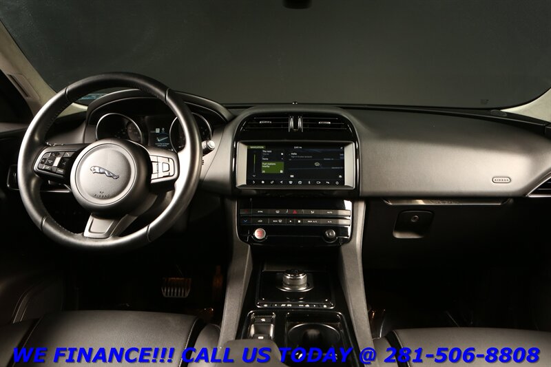 2020 Jaguar F-Pace 2020 25t Premium AWD NAV PANO BLIND MERIDIAN 34K  