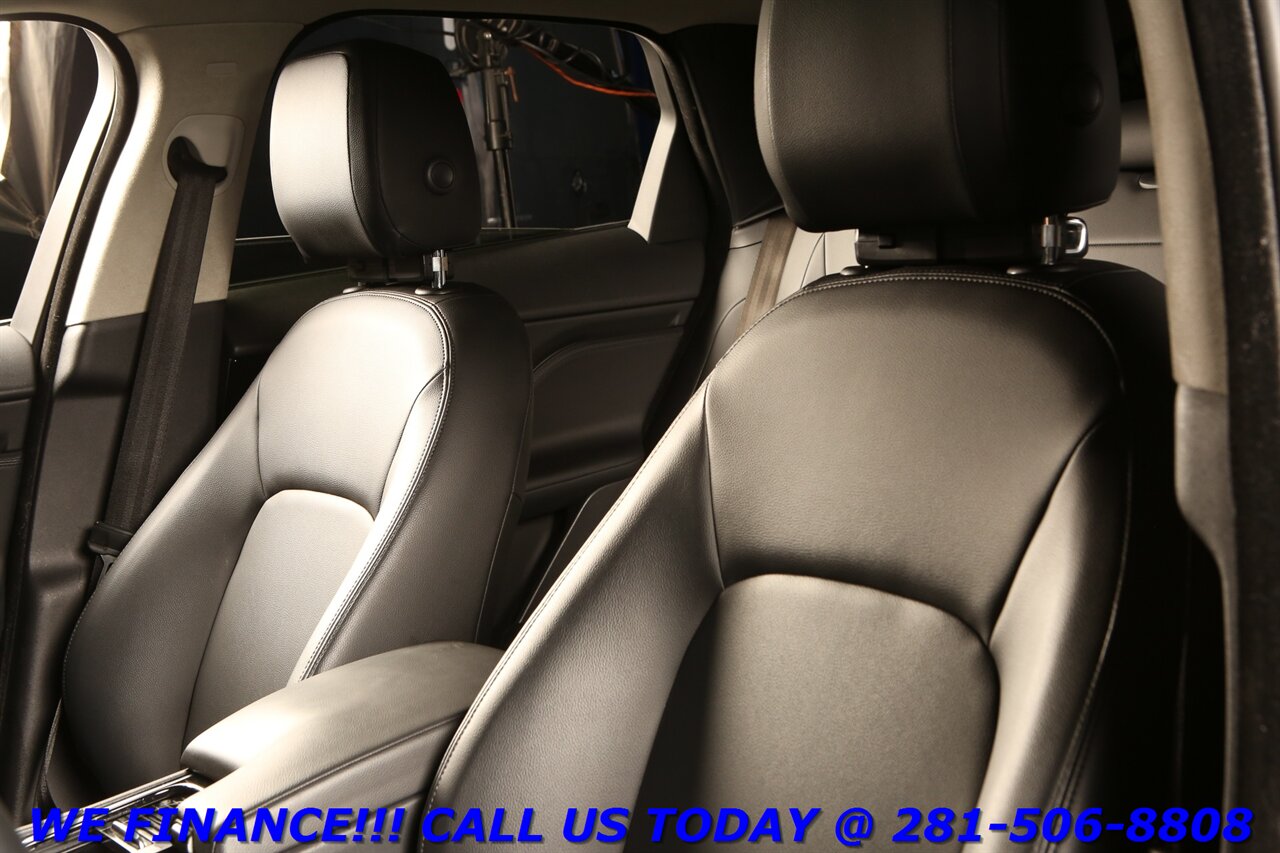 2020 Jaguar F-Pace 2020 25t Premium AWD NAV PANO BLIND MERIDIAN 34K   - Photo 12 - Houston, TX 77031