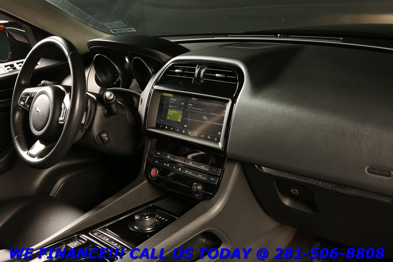 2020 Jaguar F-Pace 2020 25t Premium AWD NAV PANO BLIND MERIDIAN 34K   - Photo 18 - Houston, TX 77031