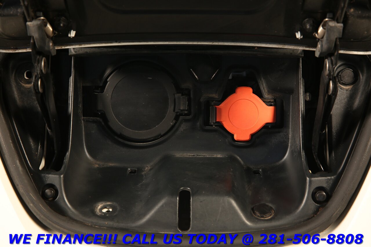 2013 Nissan LEAF 2013 S DUAL PORT QUICK CHARGE CAMERA KEYGO 64K MLS   - Photo 24 - Houston, TX 77031