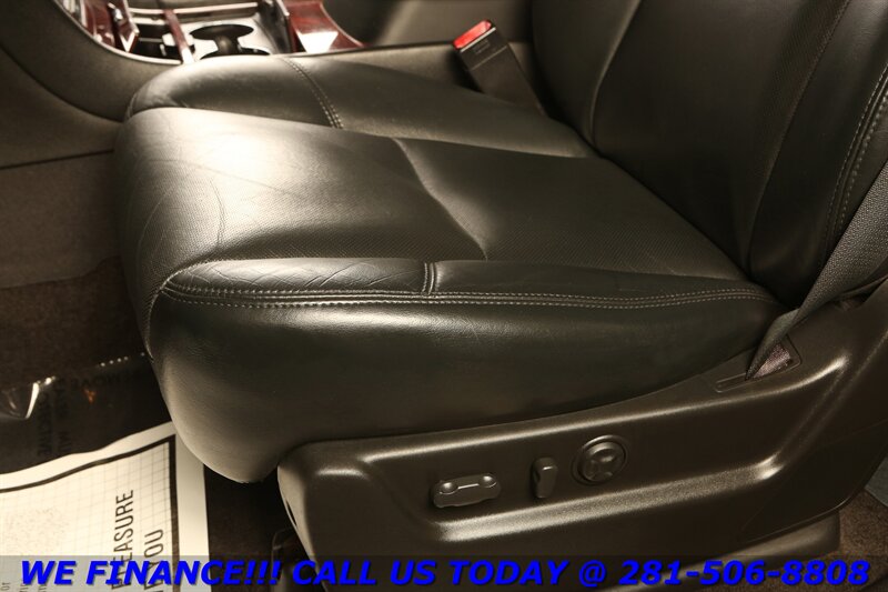 2010 Cadillac Escalade ESV Luxury photo