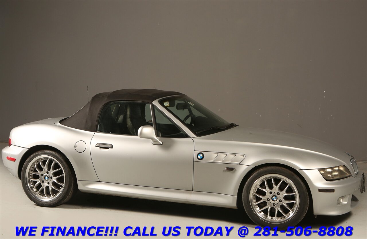 2002 BMW Z3 2002 CONVERTIBLE MANUAL 5-SPEED HEATSEAT 17 "ALLOYS   - Photo 9 - Houston, TX 77031