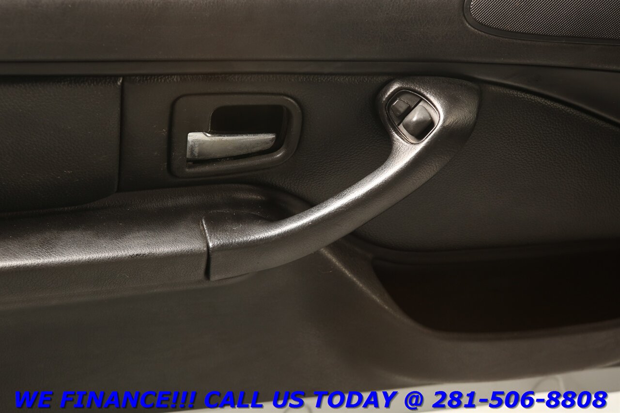 2002 BMW Z3 2002 CONVERTIBLE MANUAL 5-SPEED HEATSEAT 17 "ALLOYS   - Photo 11 - Houston, TX 77031