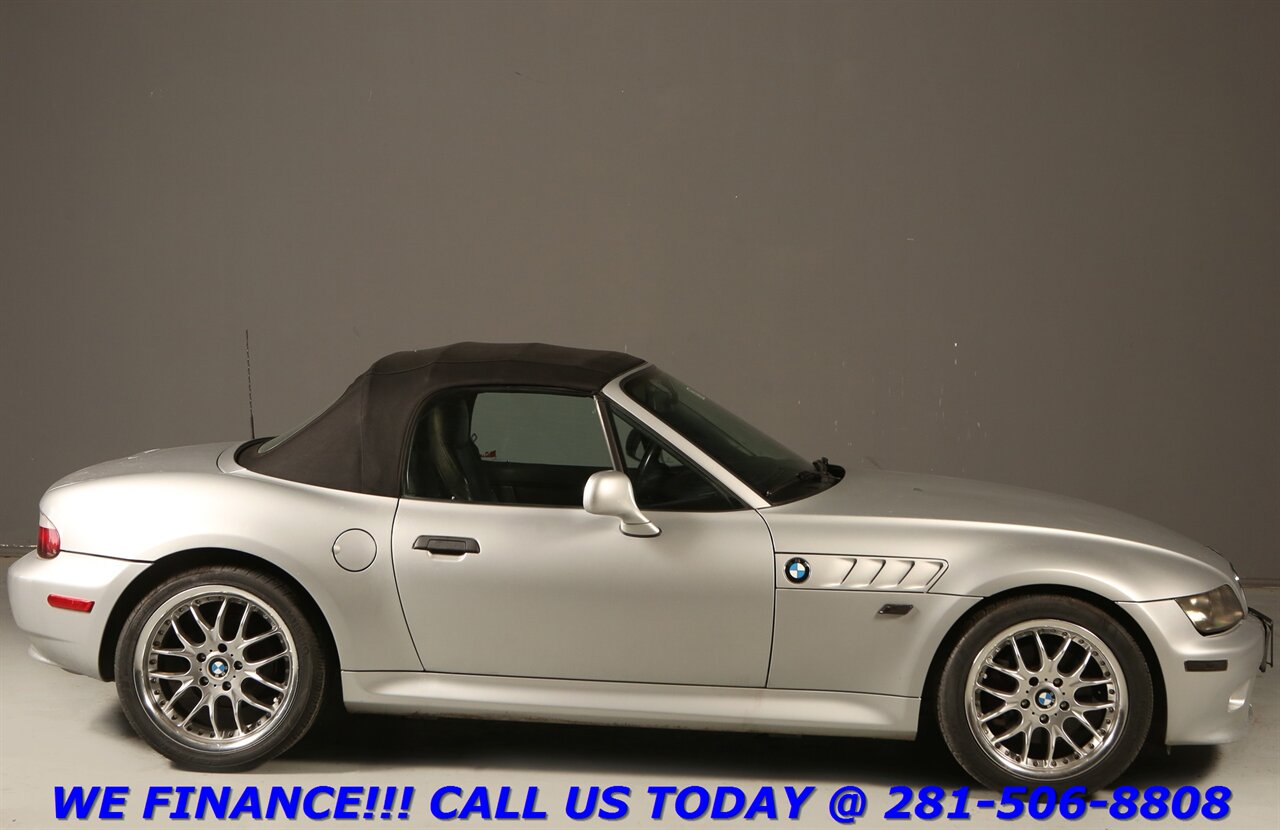 2002 BMW Z3 2002 CONVERTIBLE MANUAL 5-SPEED HEATSEAT 17 "ALLOYS   - Photo 8 - Houston, TX 77031