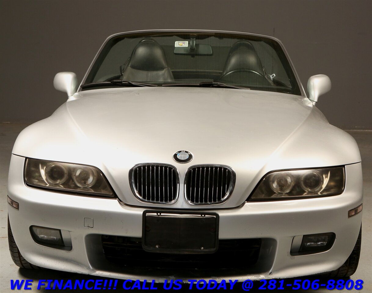 2002 BMW Z3 2002 CONVERTIBLE MANUAL 5-SPEED HEATSEAT 17 "ALLOYS   - Photo 10 - Houston, TX 77031