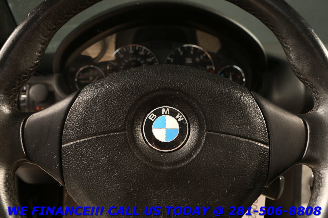 2002 BMW Z3 2002 CONVERTIBLE MANUAL 5-SPEED HEATSEAT 17 "ALLOYS   - Photo 15 - Houston, TX 77031