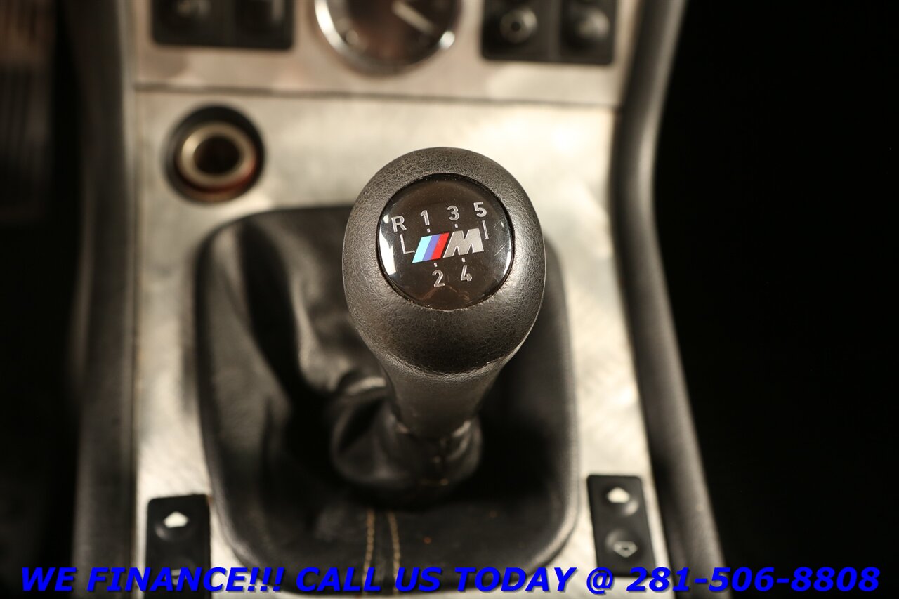 2002 BMW Z3 2002 CONVERTIBLE MANUAL 5-SPEED HEATSEAT 17 "ALLOYS   - Photo 21 - Houston, TX 77031