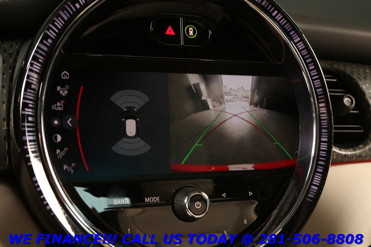 2022 MINI Cooper SE 2022 ELECTRIC ICONIC NAV HUD PANO ACTIVECRUISE   - Photo 17 - Houston, TX 77031
