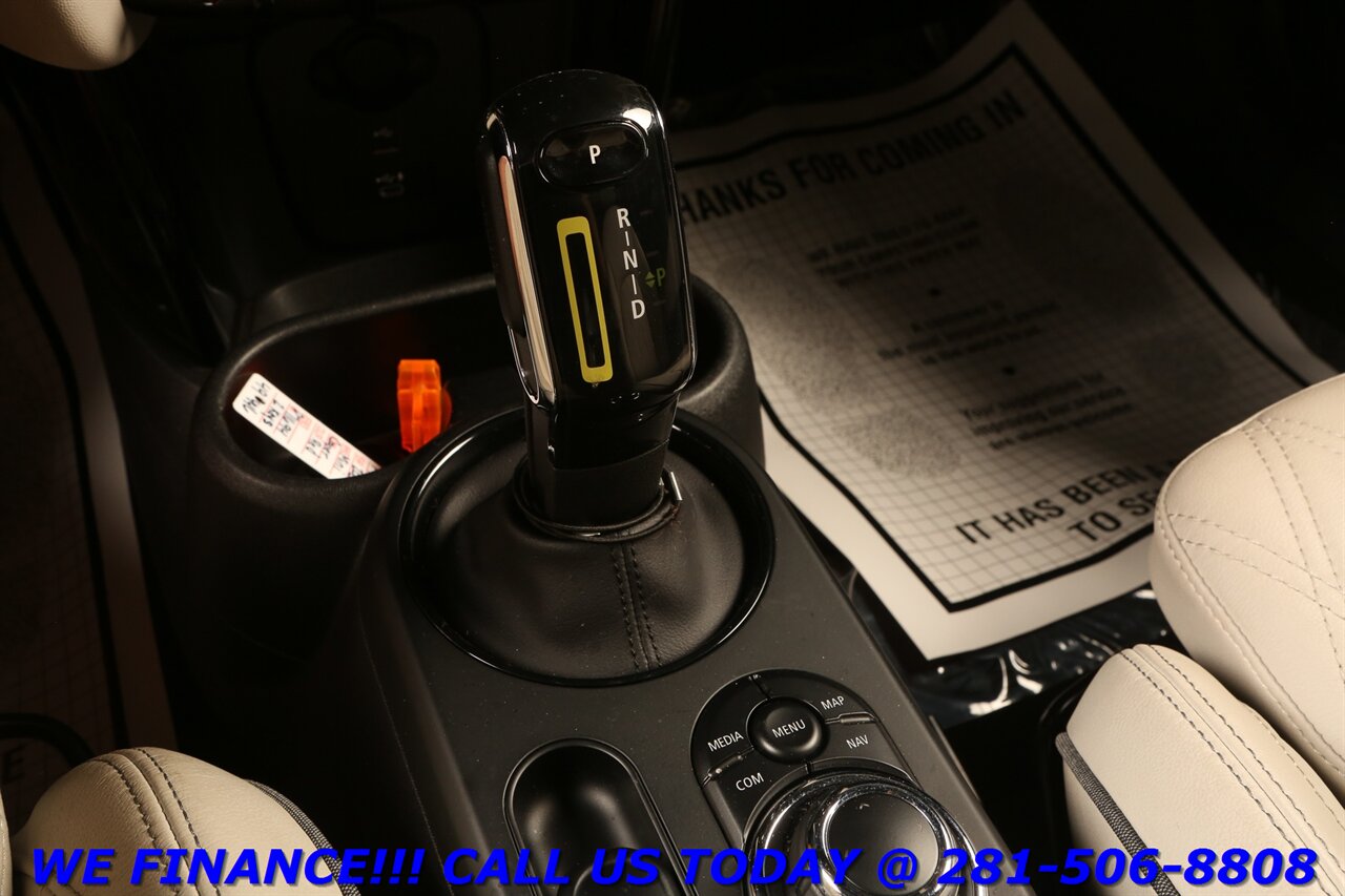 2022 MINI Cooper SE 2022 ELECTRIC ICONIC NAV HUD PANO ACTIVECRUISE   - Photo 27 - Houston, TX 77031