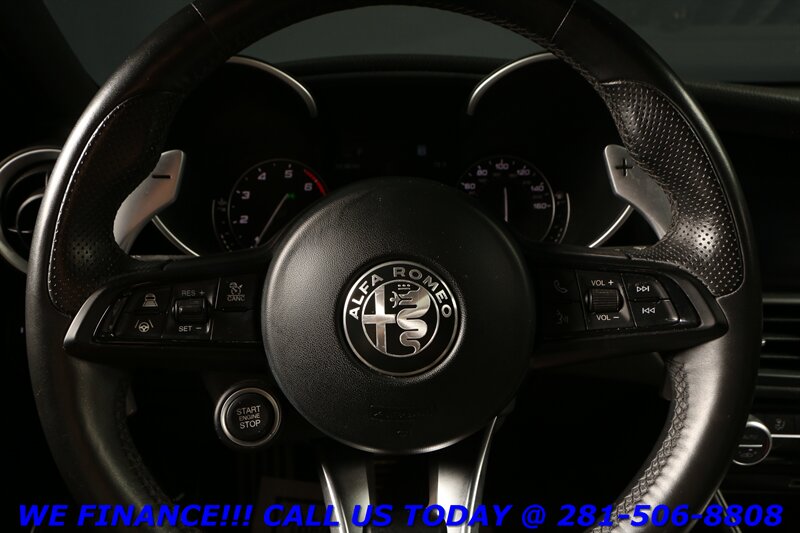 2022 Alfa Romeo Giulia 2022 Veloce AWD NAV PANO ADAPT photo