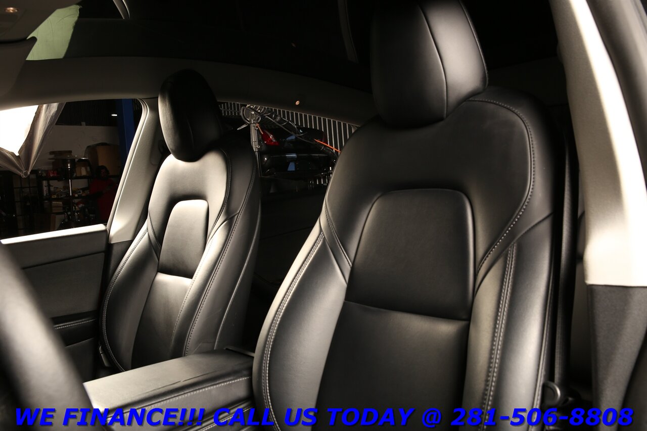 2022 Tesla Model Y 2022 Long Range AWD FSD3 ACCELBOOST PANO AUTOPILOT   - Photo 12 - Houston, TX 77031