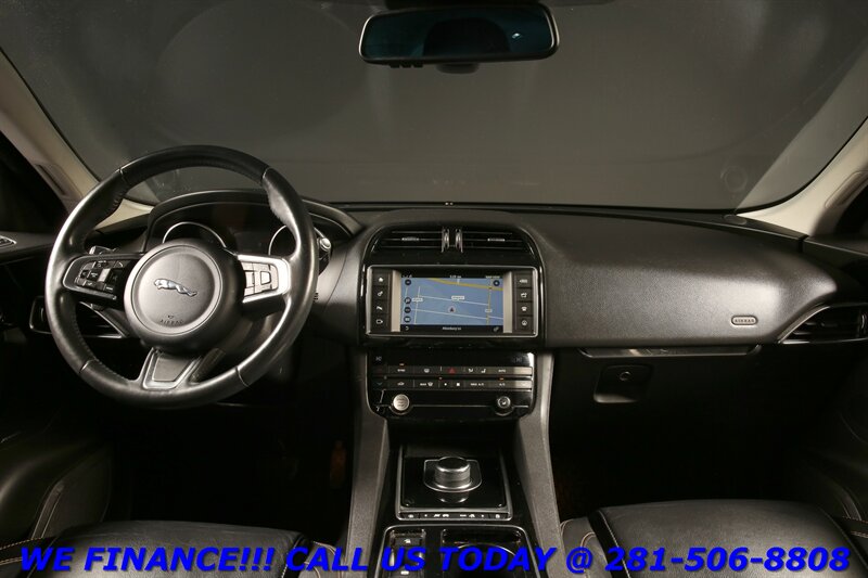 2018 Jaguar F-Pace 2018 25t Prestige AWD NAV PANO BLIND HEATSEAT  