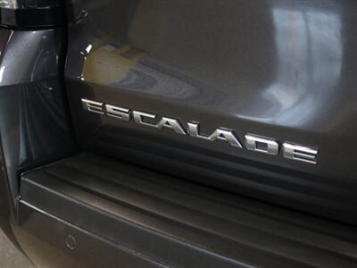 2016 Cadillac Escalade Luxury Collection 4WD   - Photo 12 - Addison, IL 60101