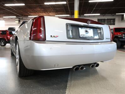 2006 Cadillac XLR V   - Photo 14 - Addison, IL 60101