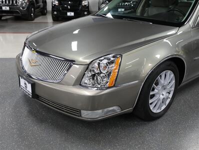 2011 Cadillac DTS 4.6L V8   - Photo 3 - Addison, IL 60101