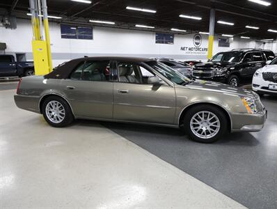 2011 Cadillac DTS 4.6L V8   - Photo 8 - Addison, IL 60101