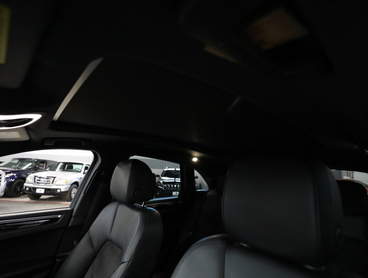 2018 Porsche Macan Sport - Photo 32 - Addison, IL 60101