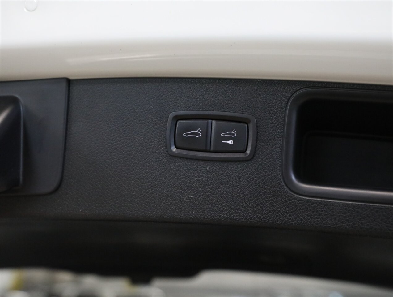 2018 Porsche Macan Sport - Photo 22 - Addison, IL 60101