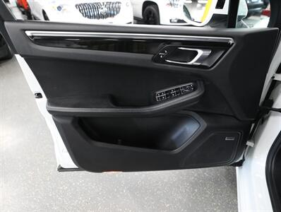 2018 Porsche Macan Sport - Photo 27 - Addison, IL 60101