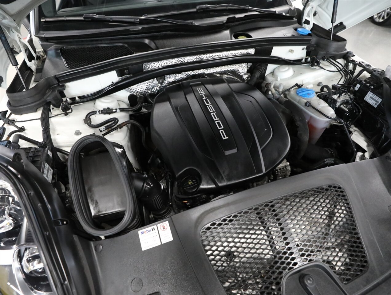 2018 Porsche Macan Sport - Photo 46 - Addison, IL 60101