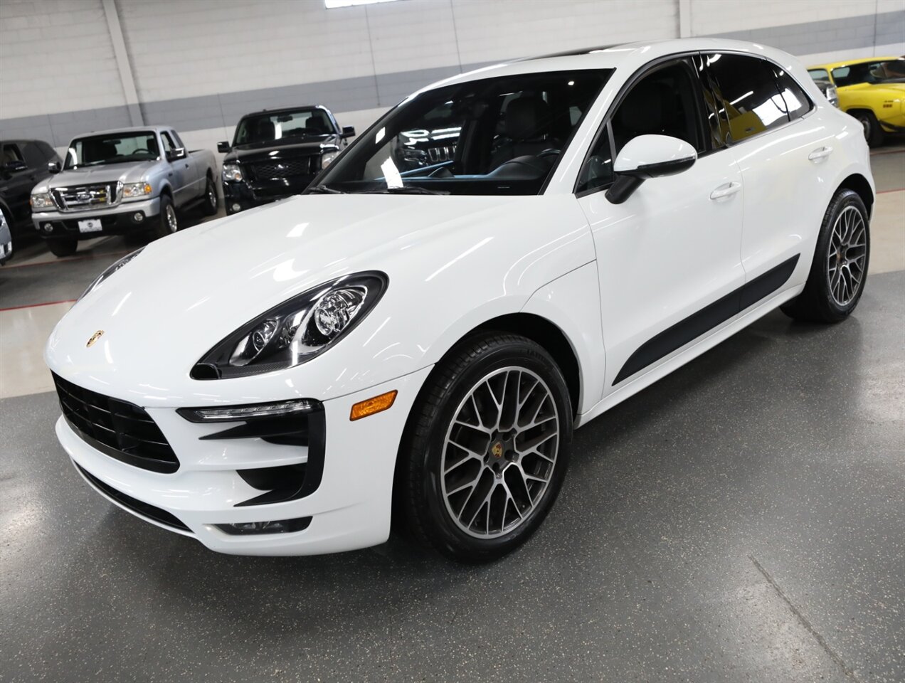 2018 Porsche Macan Sport - Photo 4 - Addison, IL 60101