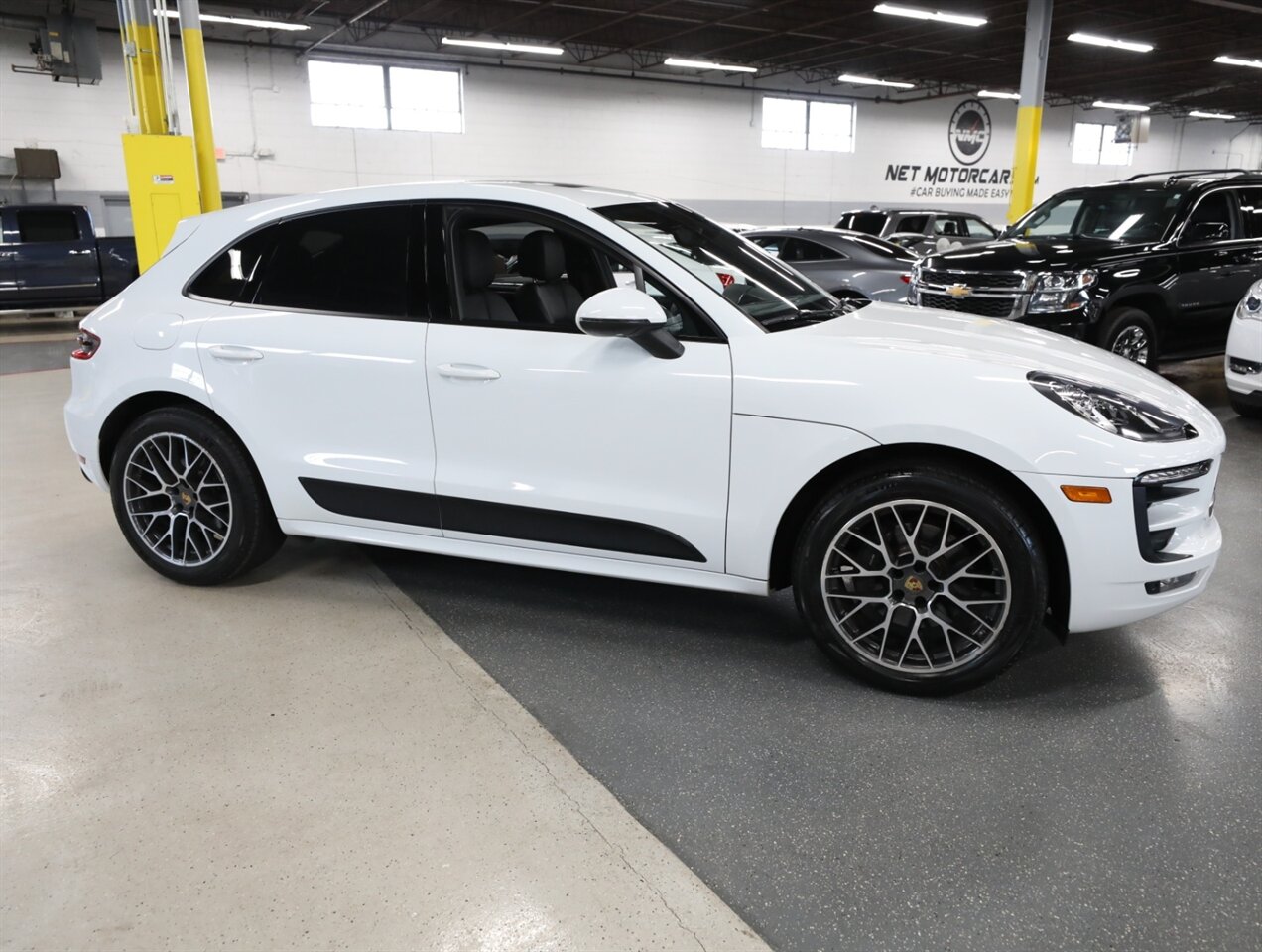 2018 Porsche Macan Sport - Photo 8 - Addison, IL 60101